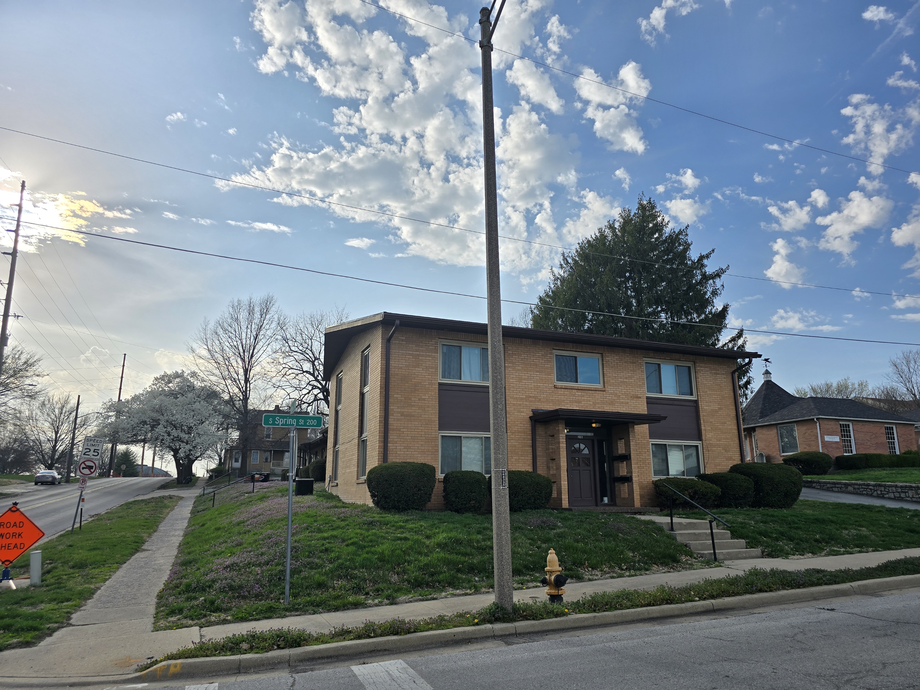 218 South Spring Street - 218-B
